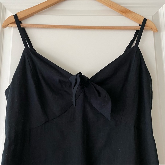 Old Navy Sleeveless Tie-Front Cami in Black size M - Picture 3 of 9
